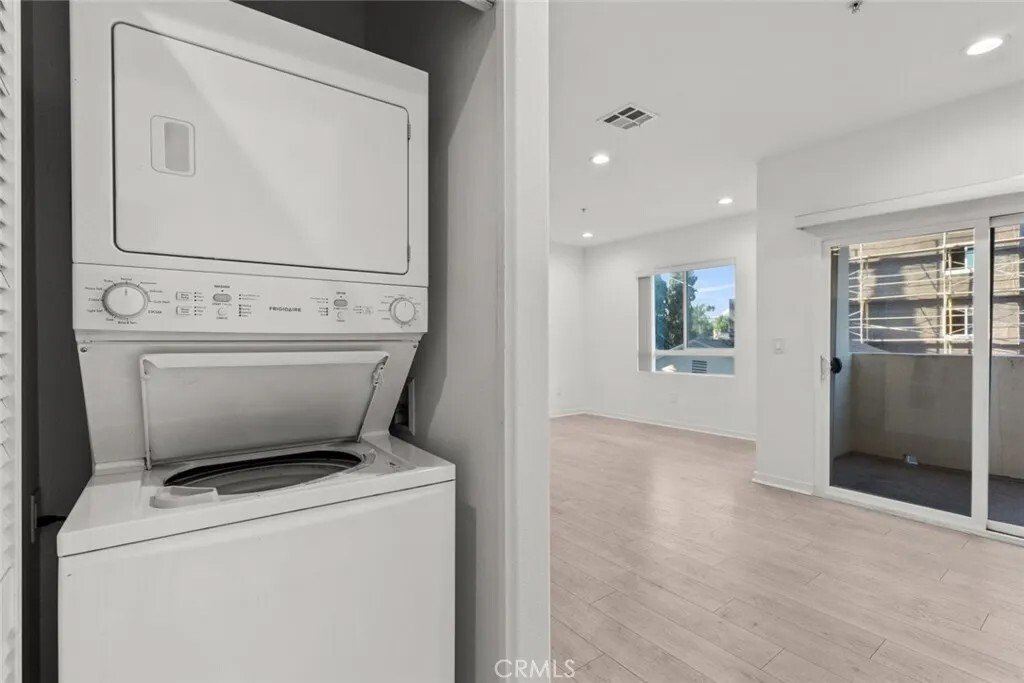 Los Angeles, California, United States 5 - 16920291