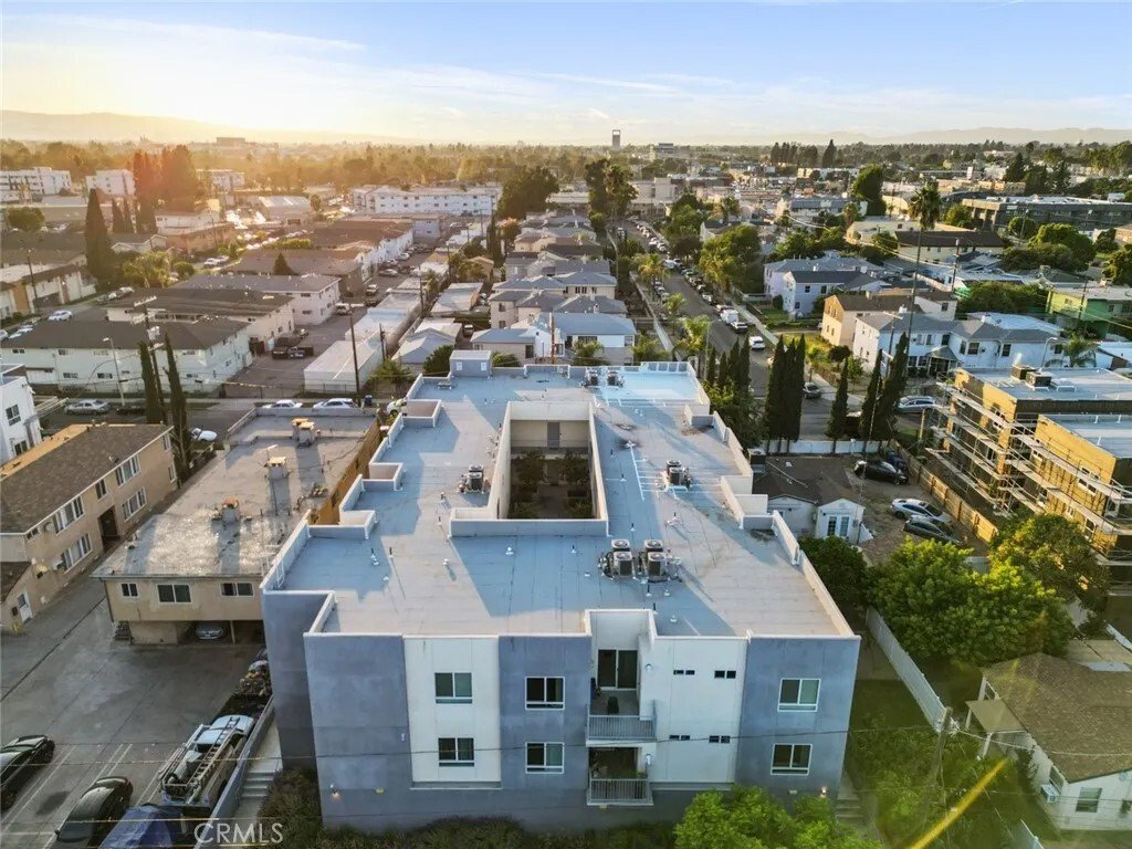 Los Angeles, California, United States 2 - 16920291