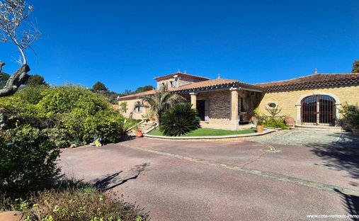 Villa in Vacqueyras, Provence-Alpes-Côte d'Azur, France 1