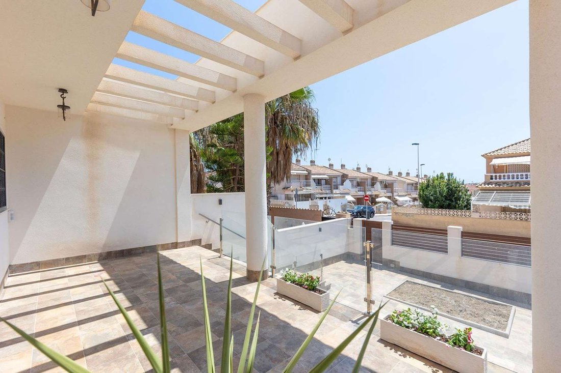 Villa in Torrevieja, Valencian Community, Spain 5 - 17622539