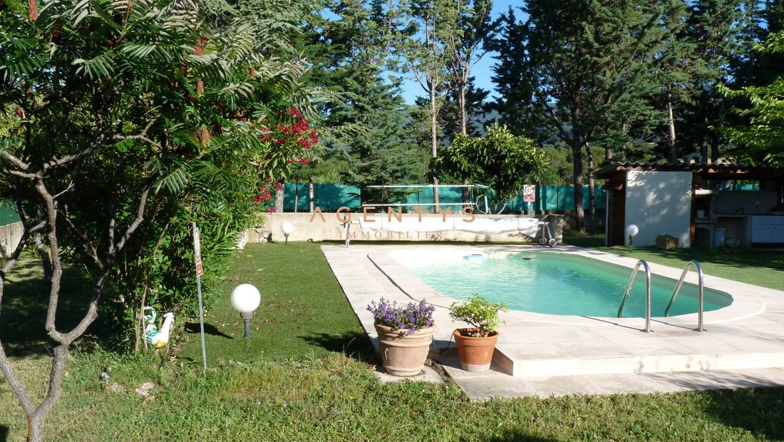 Villa in Saint-Martin-de-la-Brasque, Provence-Alpes-Côte d'Azur, France 4 - 17624510