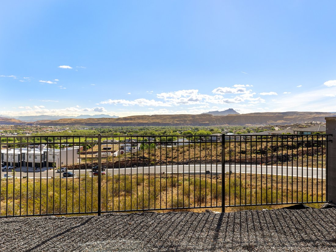 Cedar City, Utah, United States 3 - 17620553