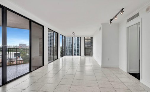 Condo in Miami, Florida, United States 1