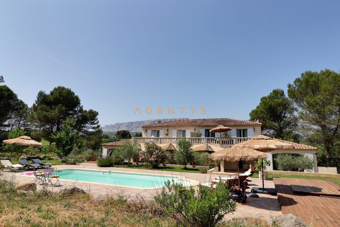 Country House in Rousset, Provence-Alpes-Côte d'Azur, France 3 - 17624489