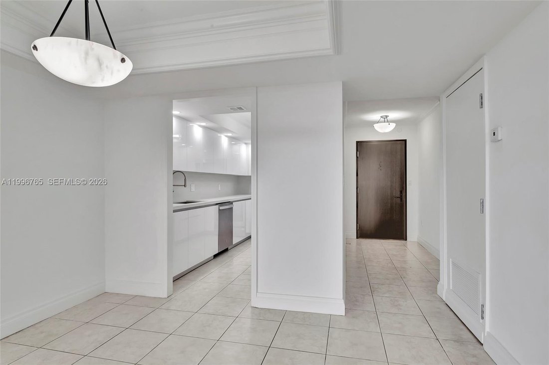 Condo in Miami, Florida, United States 4 - 17621450