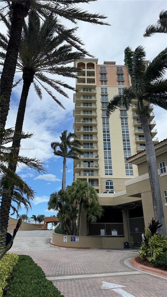 Condo in Hallandale Beach, Florida, United States 2 - 17624786