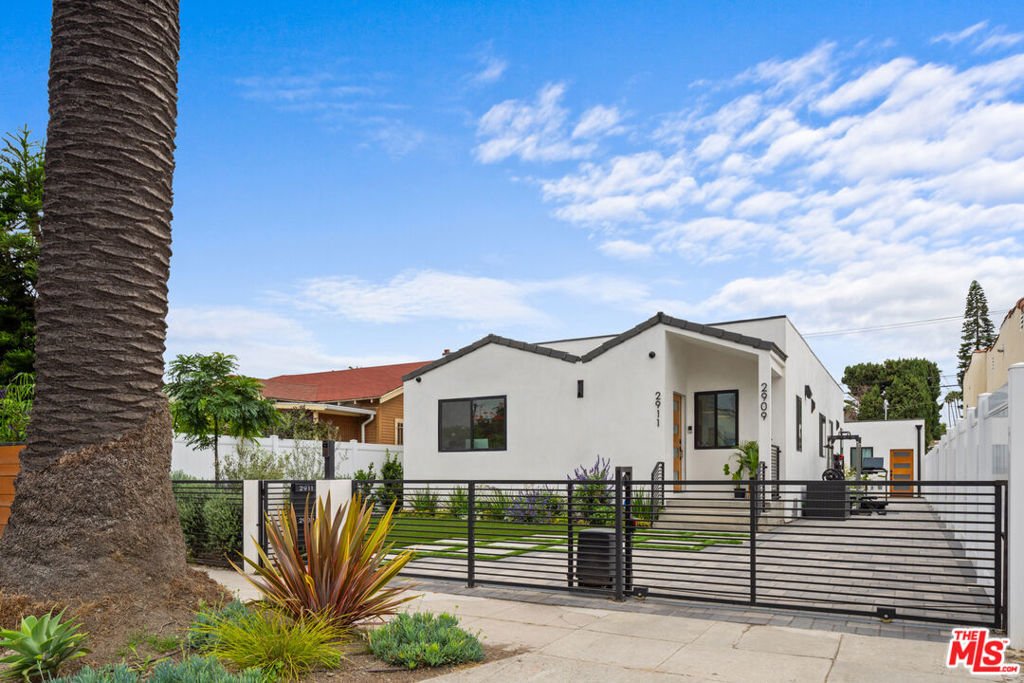 Los Angeles, California, United States 2 - 17624877