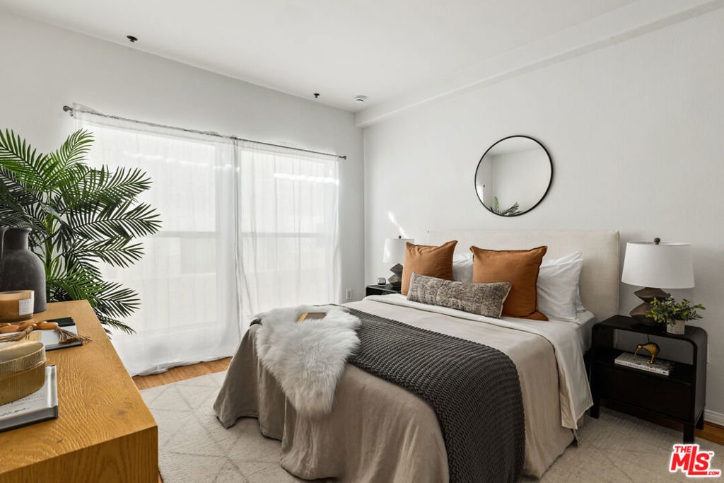 Condo in Los Angeles, California, United States 2 - 17624825