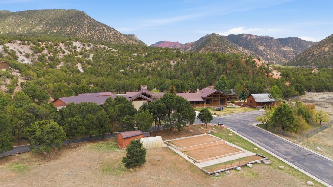 House in Parowan, Utah, United States 4 - 17624763