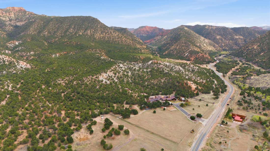 House in Parowan, Utah, United States 3 - 17624763