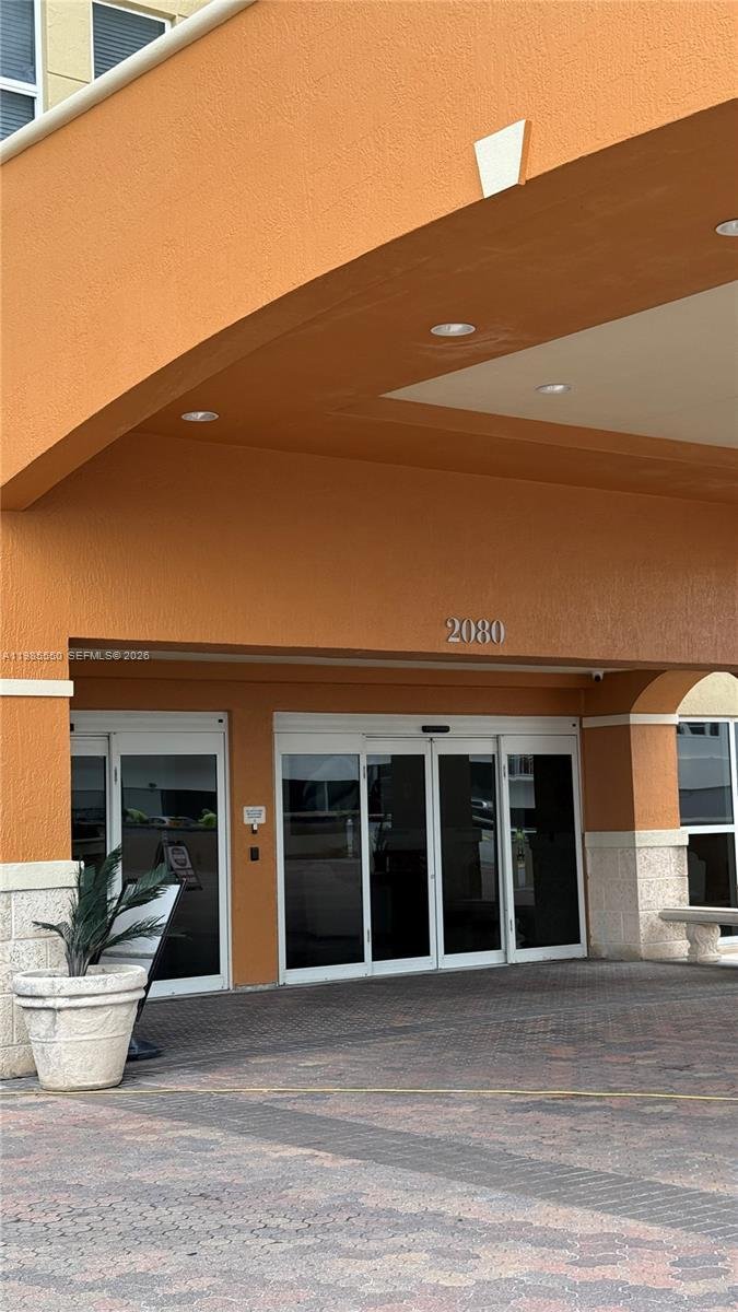 Condo in Hallandale Beach, Florida, United States 5 - 17624786