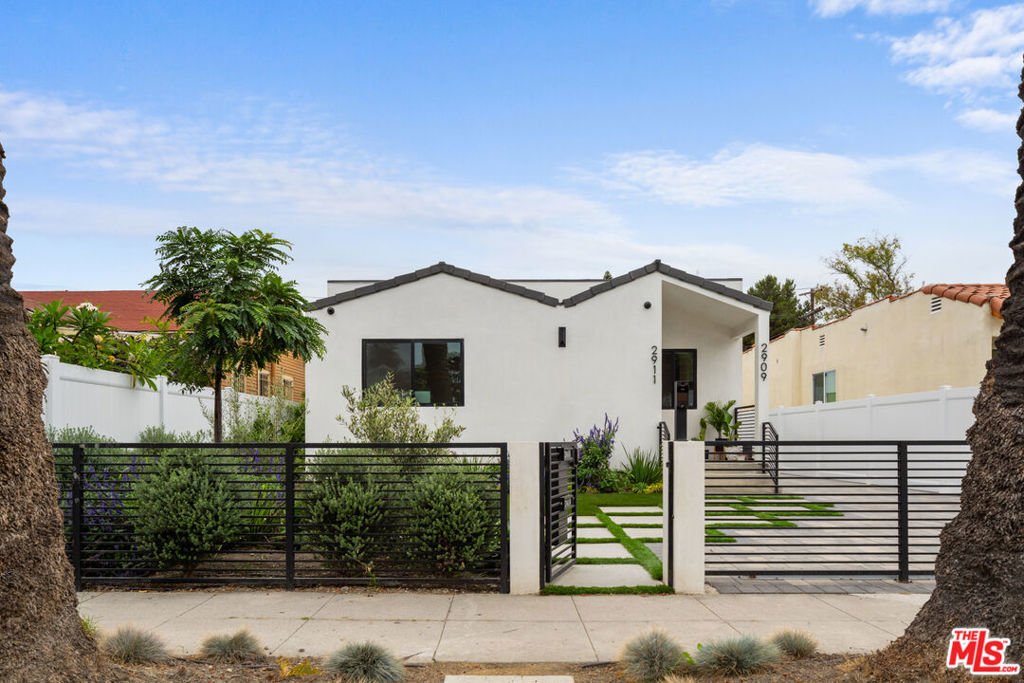 Los Angeles, California, United States 1 - 17624877