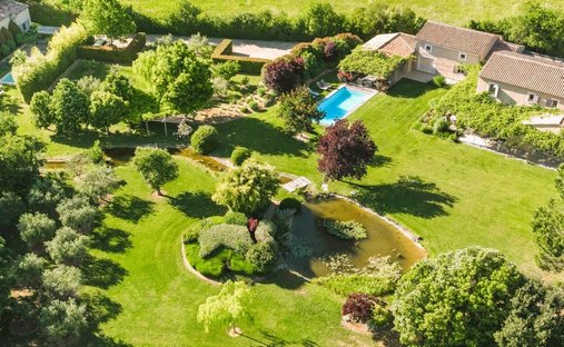 18th Century Château Facing The Luberon