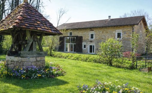 Tenuta in Arrondissement di Bourg-en-Bresse, Auvergne-Rodano-Alpi, Francia 1