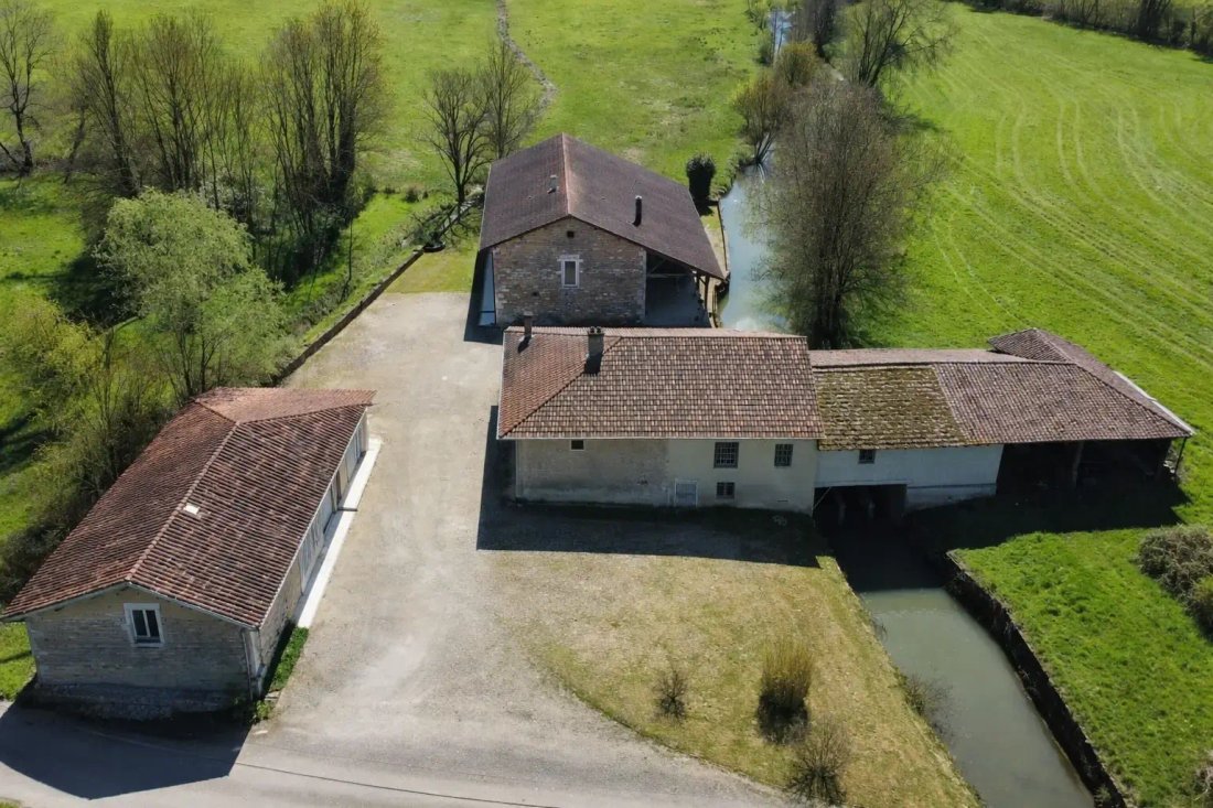 Estate in Arrondissement of Bourg-en-Bresse, Auvergne-Rhône-Alpes, France 3 - 17625847