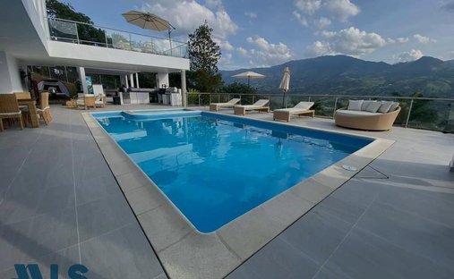 Finca a Girardota, Dipartimento di Antioquia, Colombia 1