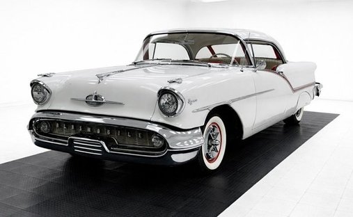 Iconic Styling/371ci Rocket V8/Hydramatic Auto/Power Steering &amp; Brakes/Fun Ride in Morgantown, United States 1
