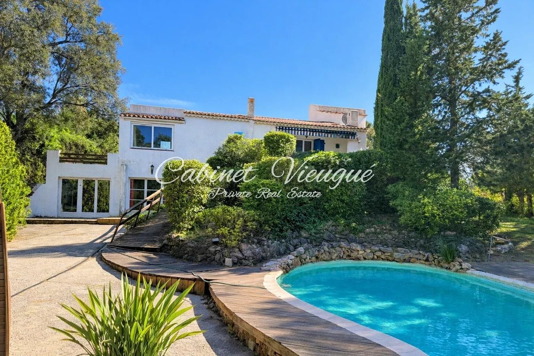 Villa in Grimaud, Provence-Alpes-Côte d'Azur, France 1 - 17625698