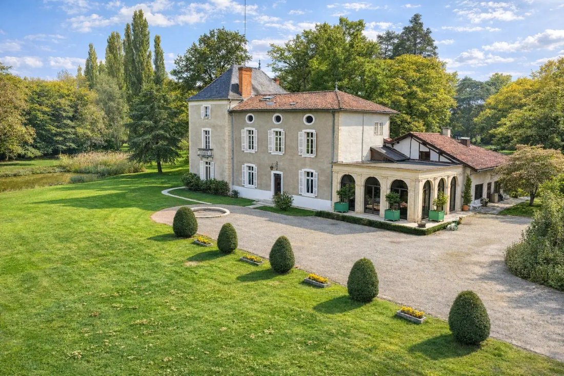 Estate in Baudières, Bourg-en-Bresse, France 3 - 16474547