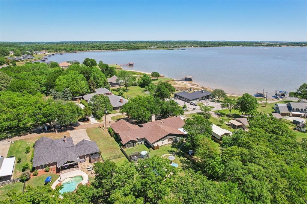 House in Tool, Texas, United States 1 - 17625944