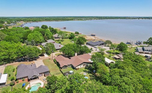 House in Tool, Texas, United States 1