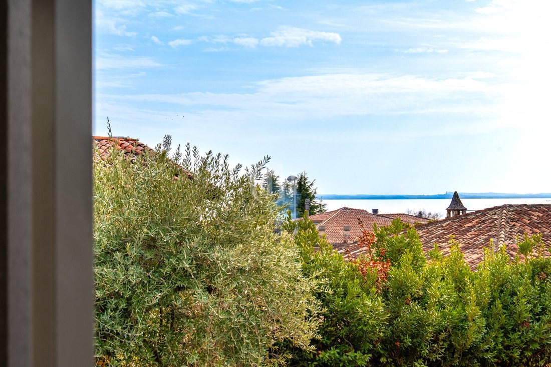 Apartment in Garda, Veneto, Italy 1 - 17625941