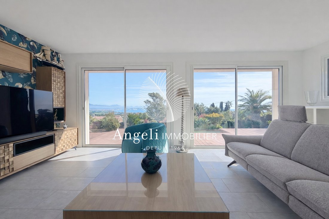 Villa in Frejus, Provence-Alpes-Côte d'Azur, France 4 - 17625956