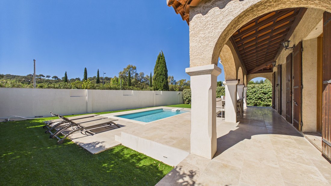 House in Centre Ville, Carqueiranne, France 1 - 17625718