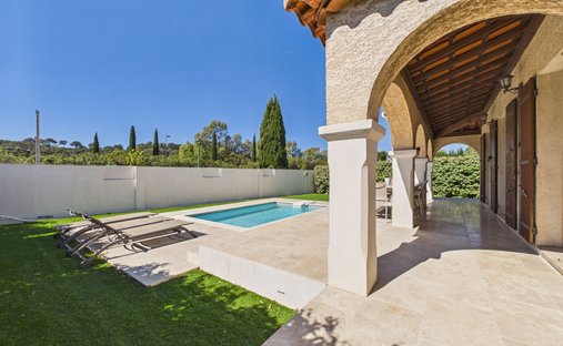 House in Centre Ville, Carqueiranne, France 1