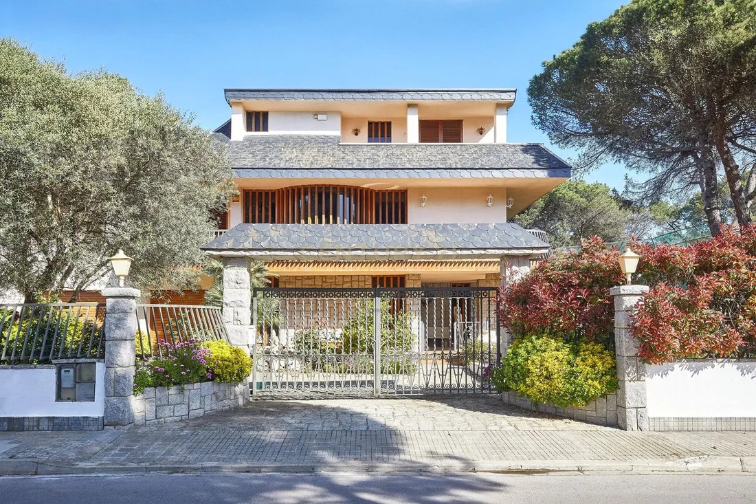 Villa in Sant Fost de Campsentelles, Catalonia, Spain 2 - 17625981