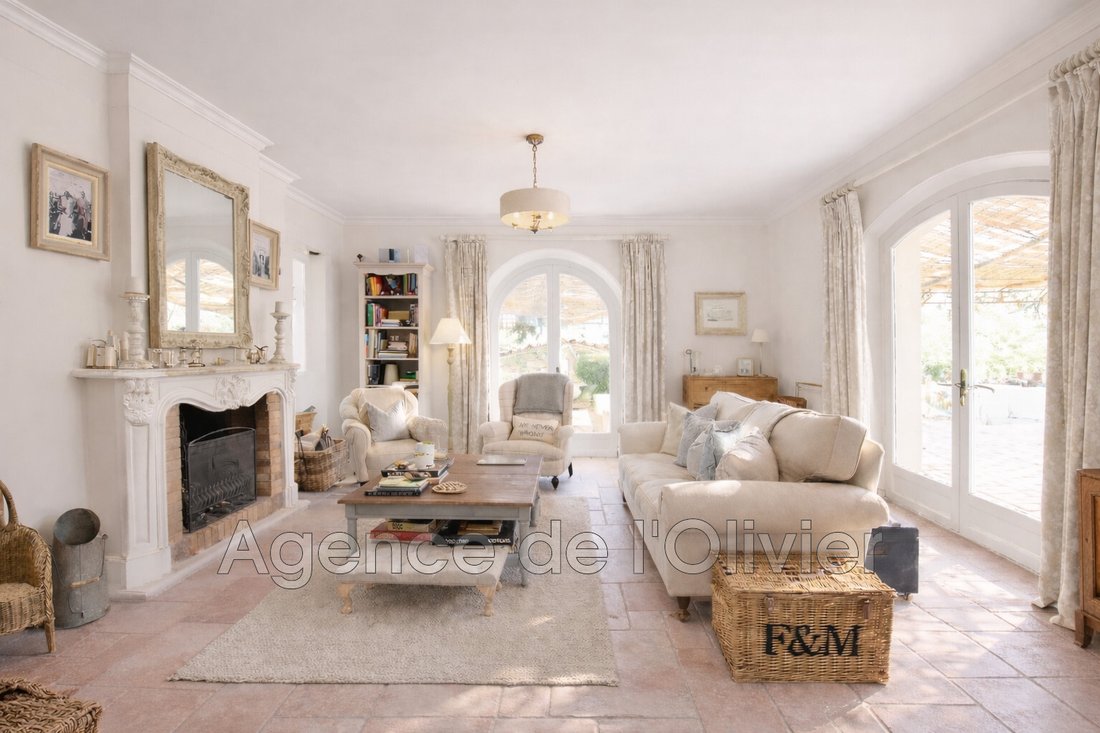 Villa in Valbonne, Provence-Alpes-Côte d'Azur, France 2 - 17626022