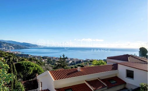 Villa in Village-Cros de Caste-Coupiere-Mont Gros, Roquebrune-Cap-Martin, France 1