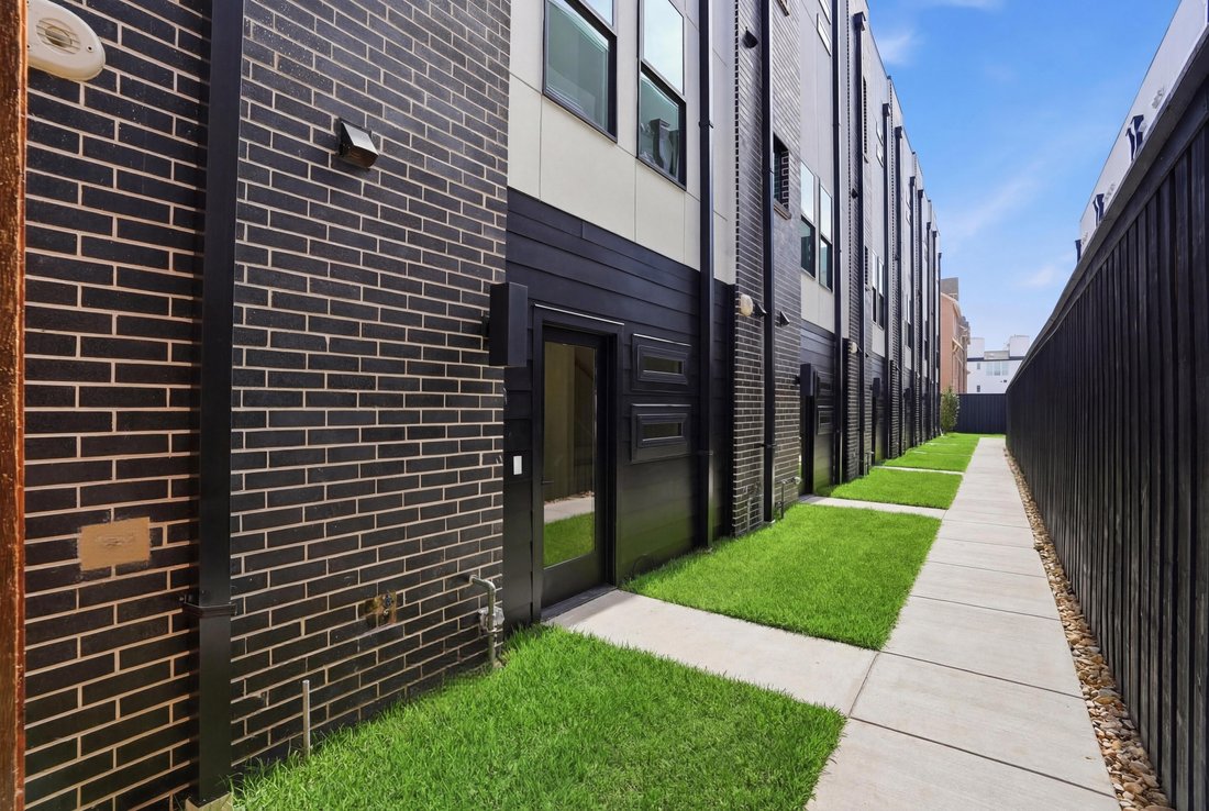 Condo in Dallas, Texas, United States 2 - 17626388