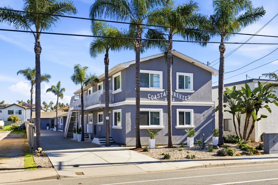 Carlsbad, California, United States 1 - 17626377