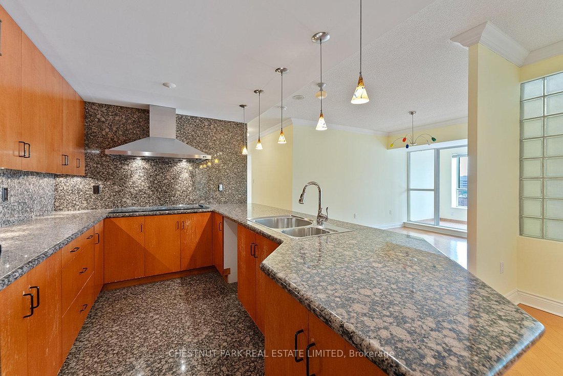 Apartment in Toronto, Ontario, Canada 5 - 17626504
