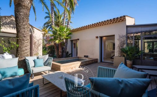House in Zone Est Diffuse, Saint-Tropez, France 1