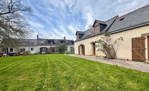 House in Artannes-sur-Indre, Centre-Val de Loire, France 1