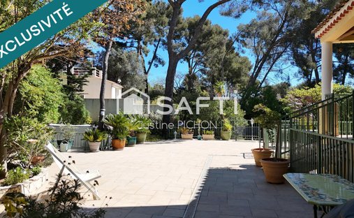 House in Toulon, Provence-Alpes-Côte d'Azur, France 1