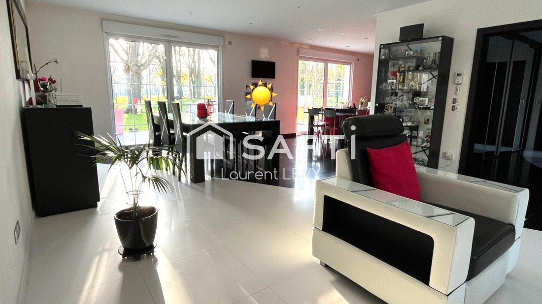 House in Ormesson-sur-Marne, Ile-de-France, France 4 - 17627118