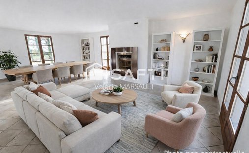 Maison à Luynes, Centre-Val de Loire, France 1