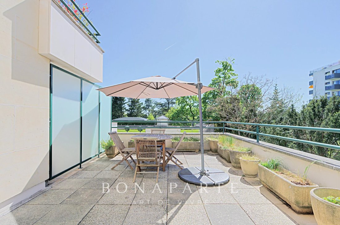 Apartment in Saint-Cloud, Ile-de-France, France 2 - 17626525