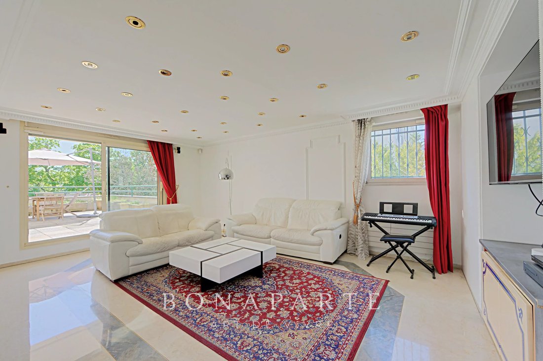 Apartment in Saint-Cloud, Ile-de-France, France 4 - 17626525