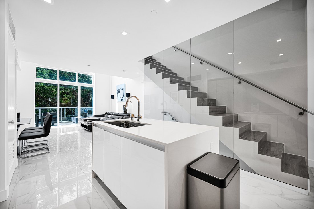 Condo in Miami, Florida, United States 4 - 17626856