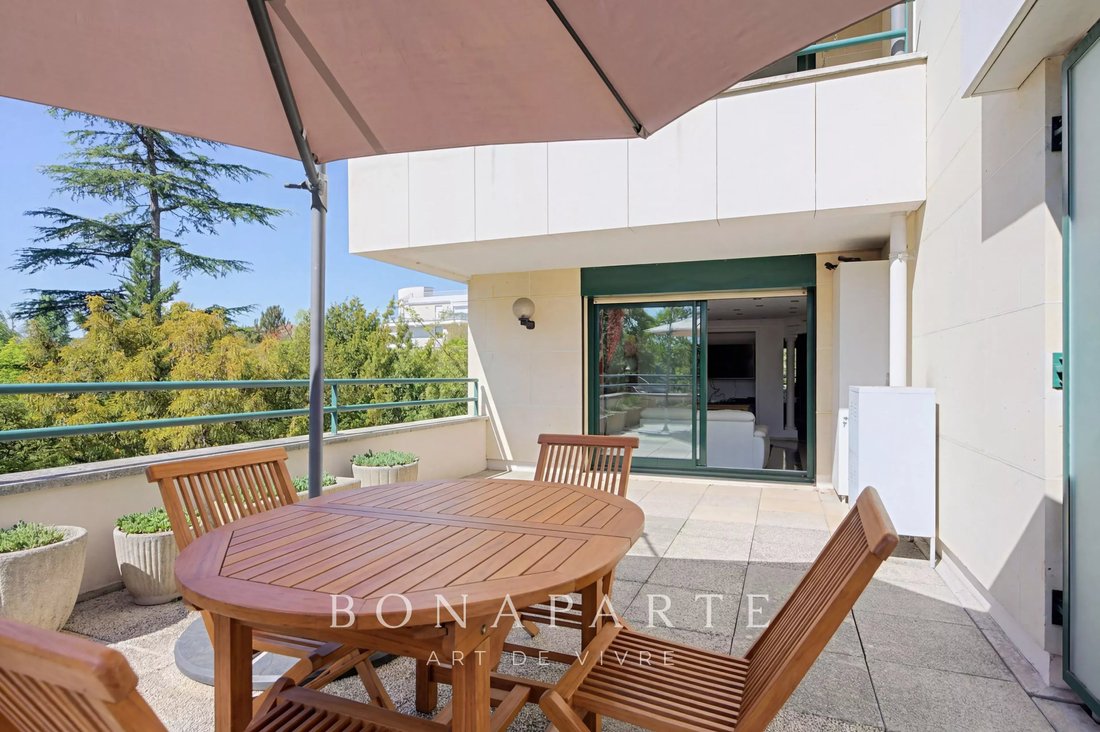 Apartment in Saint-Cloud, Ile-de-France, France 1 - 17626525