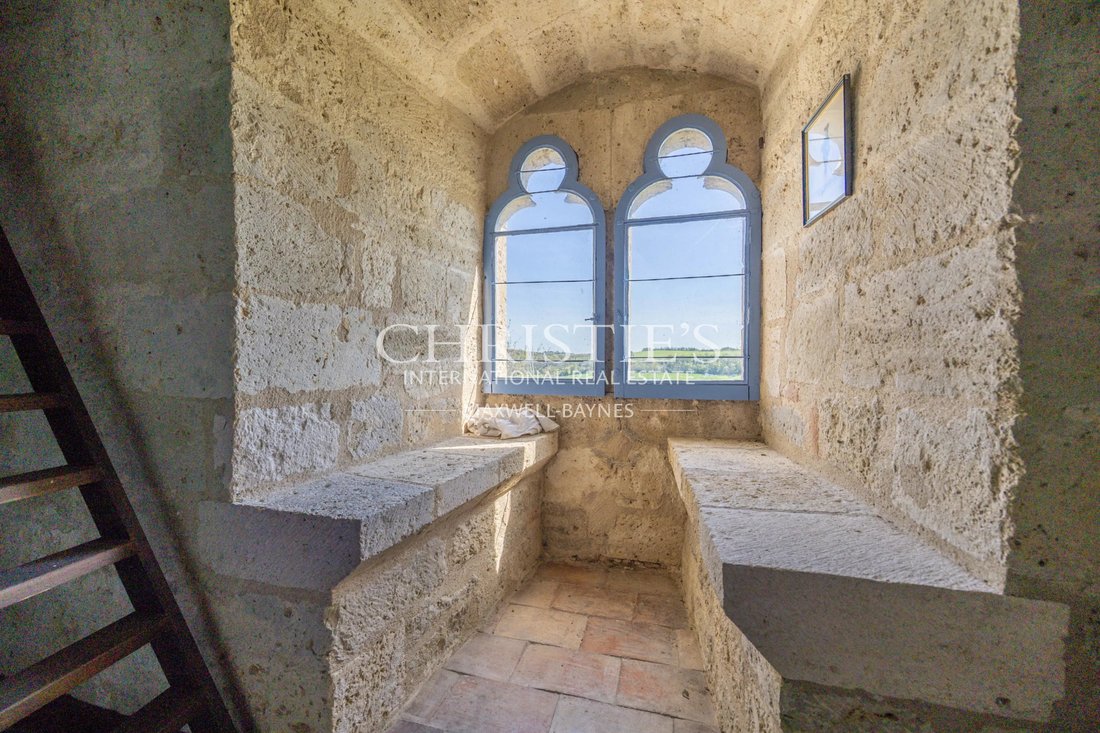 Castle in Centre Technique Municipal-Centre de Loisirs Jules Ferry, Agen, France 5 - 17626529