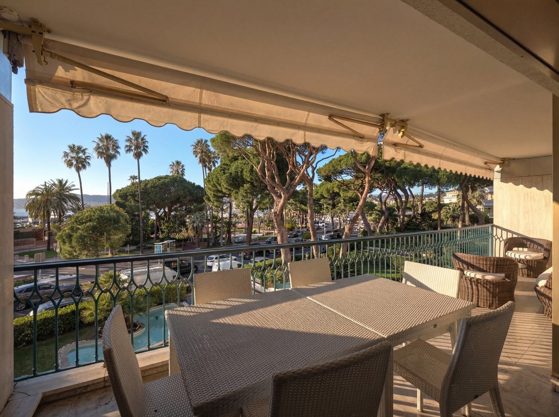 Apartment in Saint Nicolas, Cannes, France 3 - 17626842