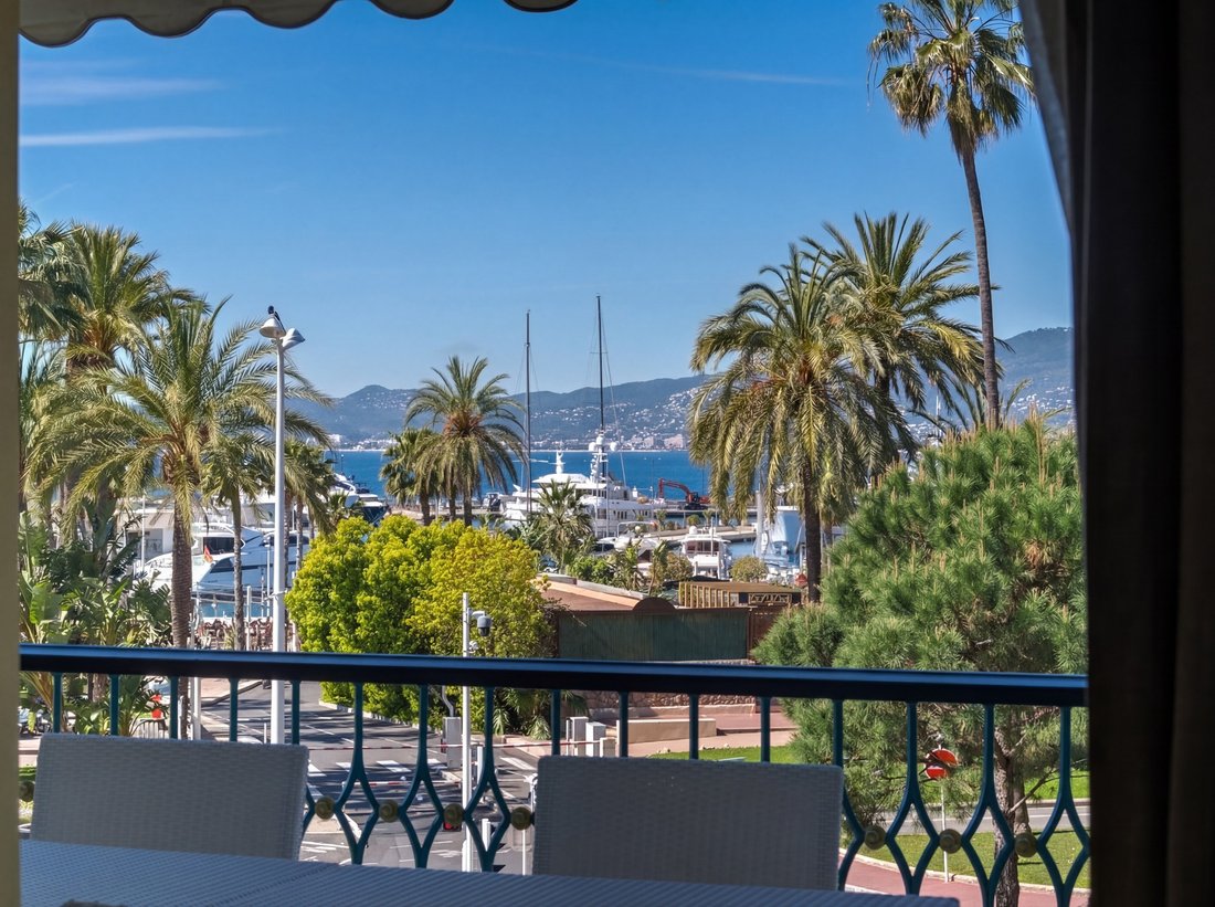 Apartment in Saint Nicolas, Cannes, France 2 - 17626842
