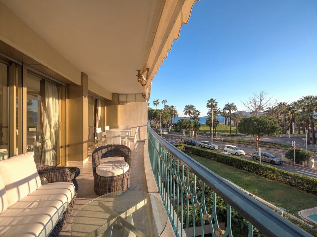 Apartment in Saint Nicolas, Cannes, France 5 - 17626842