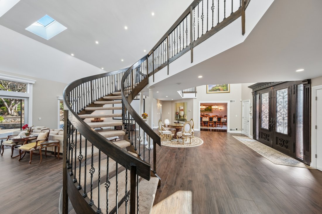Cresskill, New Jersey, United States 5 - 17626839