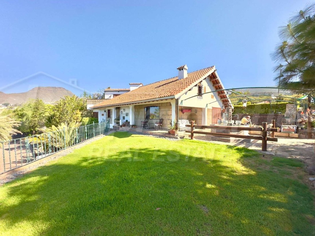 Estate in Arico, Canary Islands, Spain 2 - 17627030